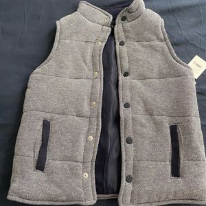 Basic brandnew grey vest size 6kids